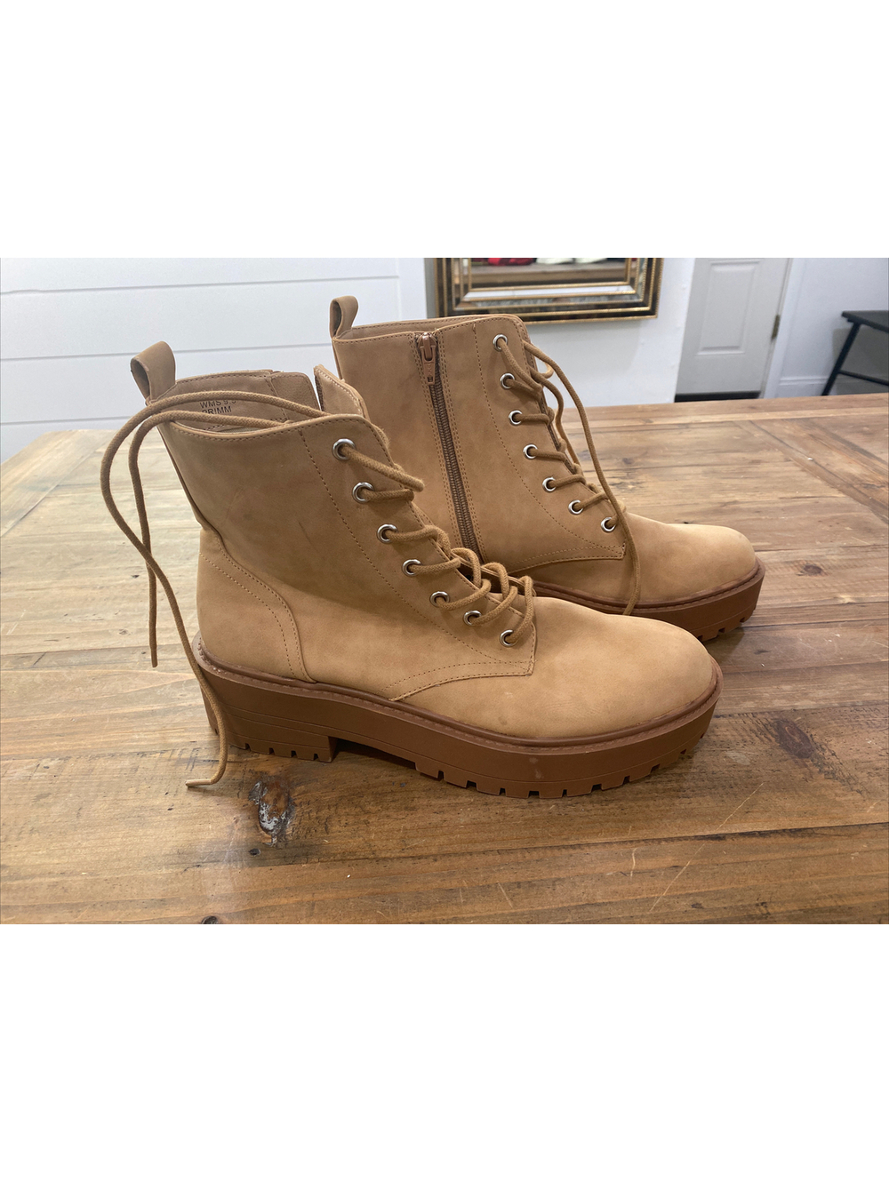 Dolce Vita Womens Primm Tan Lace Up Side Zip Round Toe Combat Boots Size 9.5